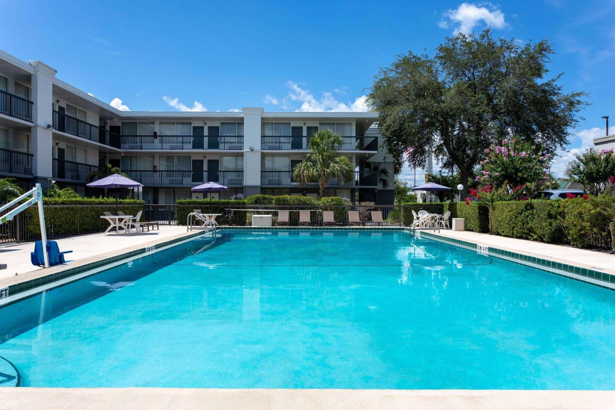 Hotel Ramada By Wyndham Altamonte Springs Near I-4 Exterior foto