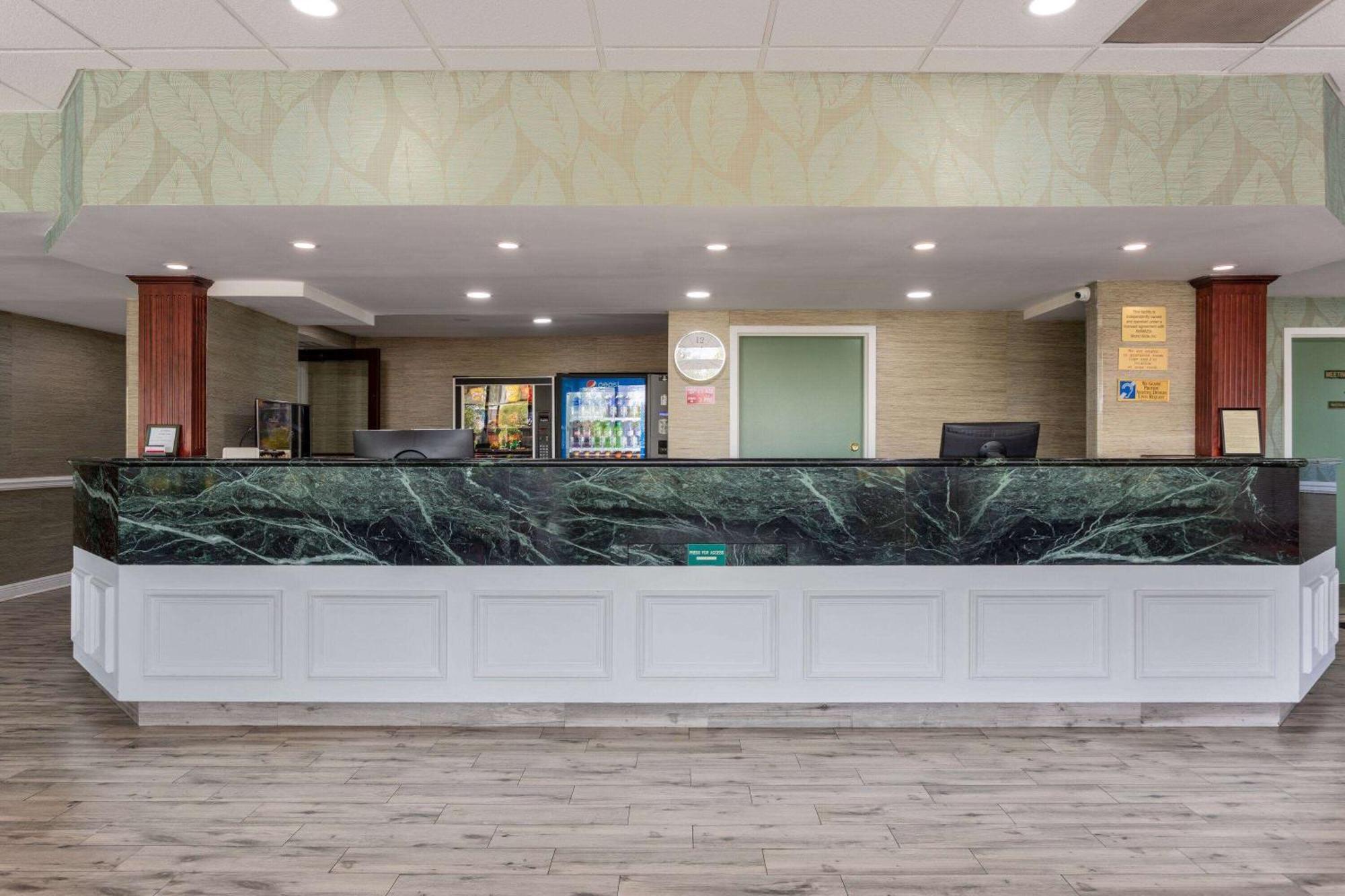 Hotel Ramada By Wyndham Altamonte Springs Near I-4 Exterior foto